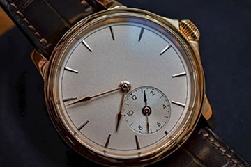 原装深圳万国手表钢表带维修